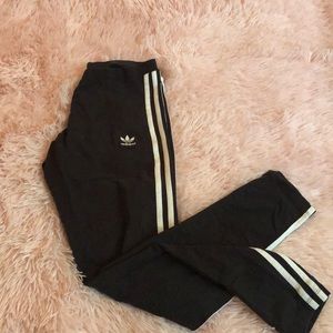 Adidas leggings (medium)